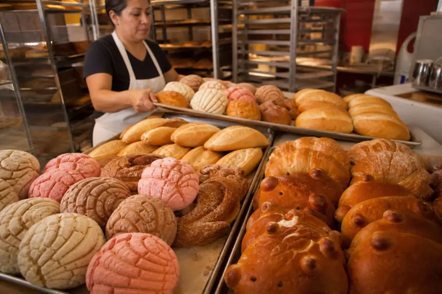 Fresh Mexican sweet breads and pastries in the La Aguila Market panadería